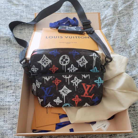 Brand New In Box Louis Vuitton Trio Messenger Graffiti Bag